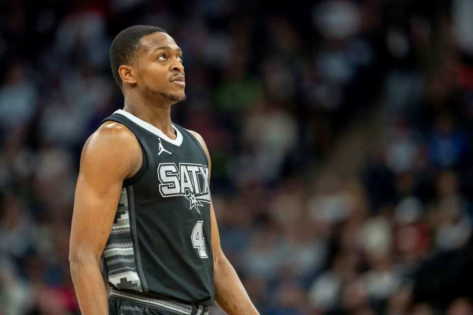 阿尔瓦雷斯 阿尔瓦雷斯